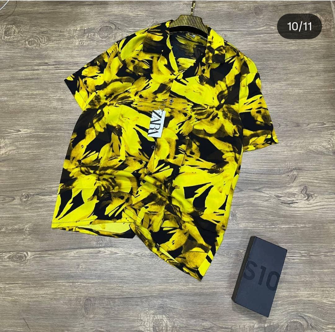 Zara Men's Yellow and Black Abstract Print Short-Sleeve Shirt
